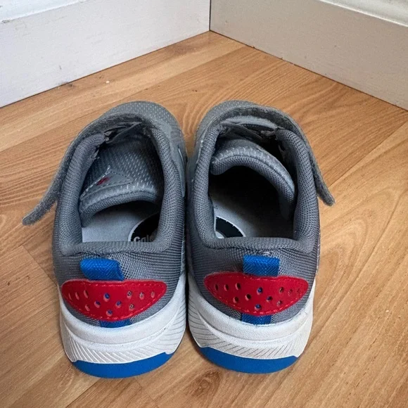 New Balance Gray and Red Kids Sneakers - Picture 3 of 7